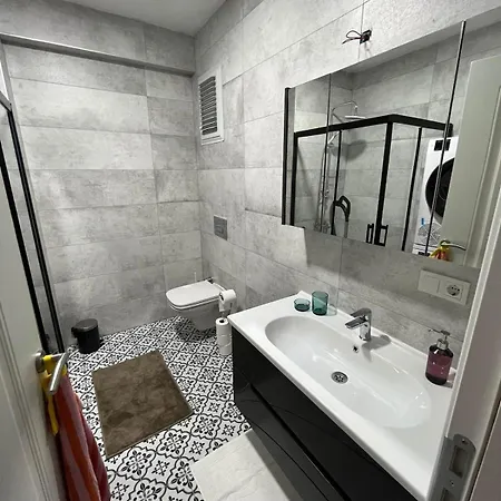 Bostanci Family Modern With Pool